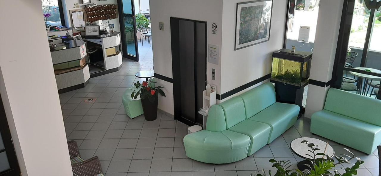 רימיני Hotel Penny מראה חיצוני תמונה